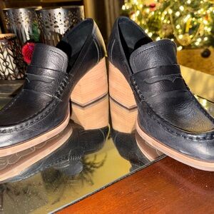 Kork Ease Black Leather Loafers w/ stacked heel - Size 9 MSRP $175 EUC